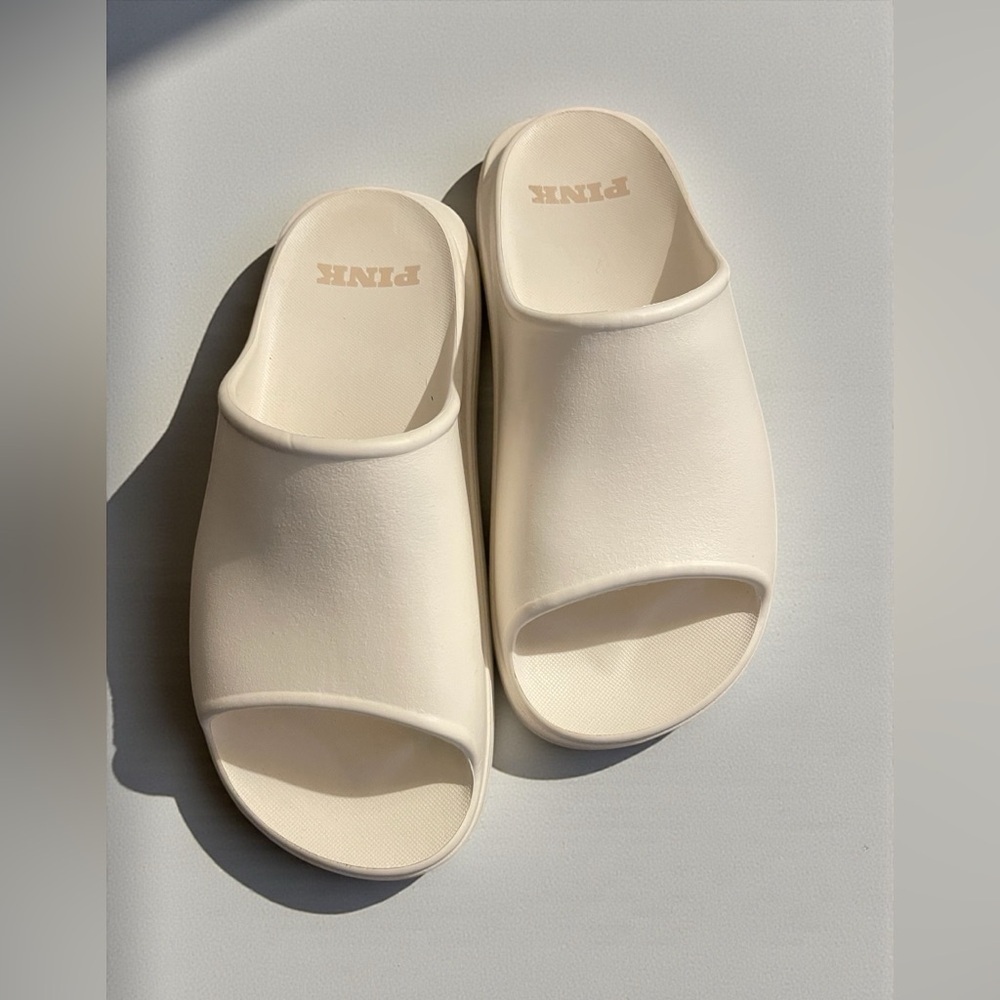 PINK Victoria’s Secret White Platform Slides Sandals Size 7–8 (Fits 7)